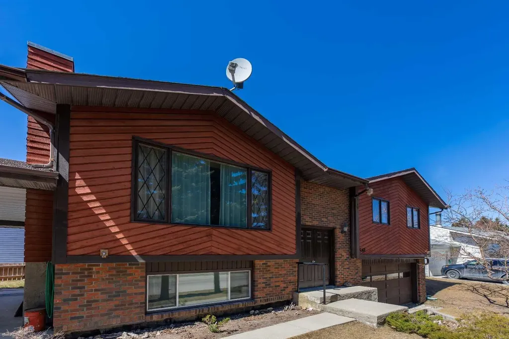 548 Mountain Street Hinton AB T7V 1J5