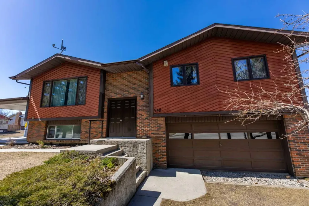 548 Mountain Street Hinton AB T7V 1J5