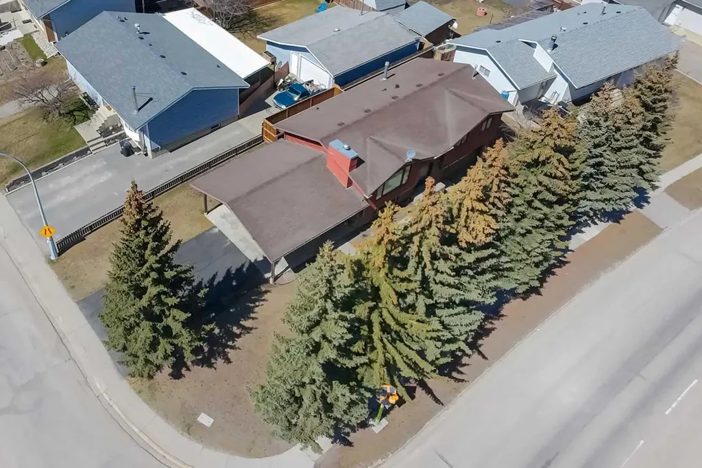 548 Mountain Street Hinton AB T7V 1J5