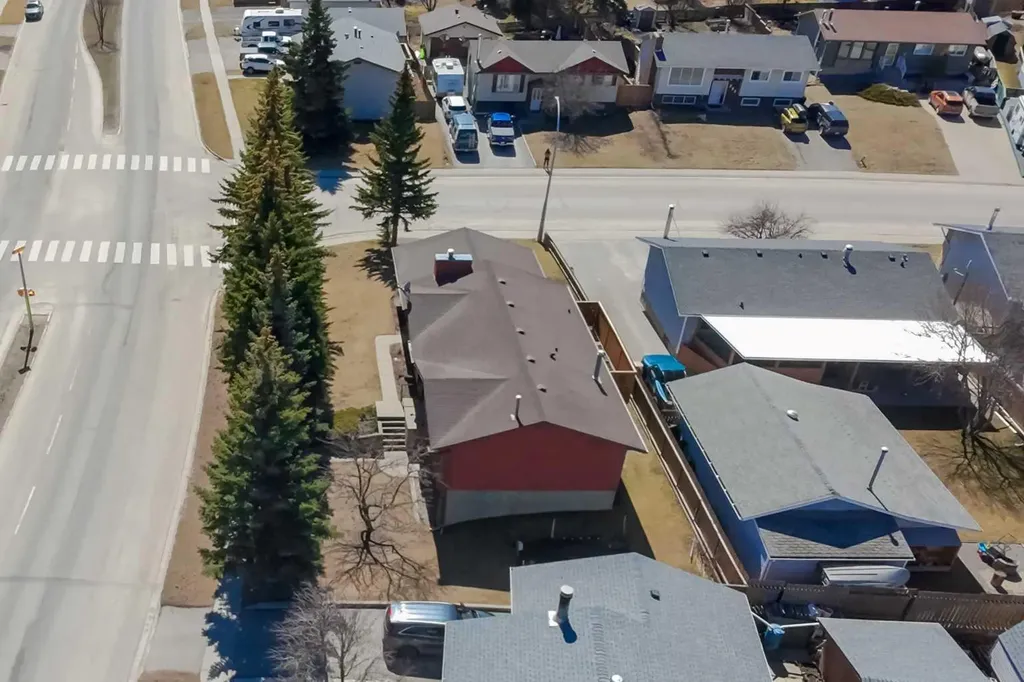 548 Mountain Street Hinton AB T7V 1J5