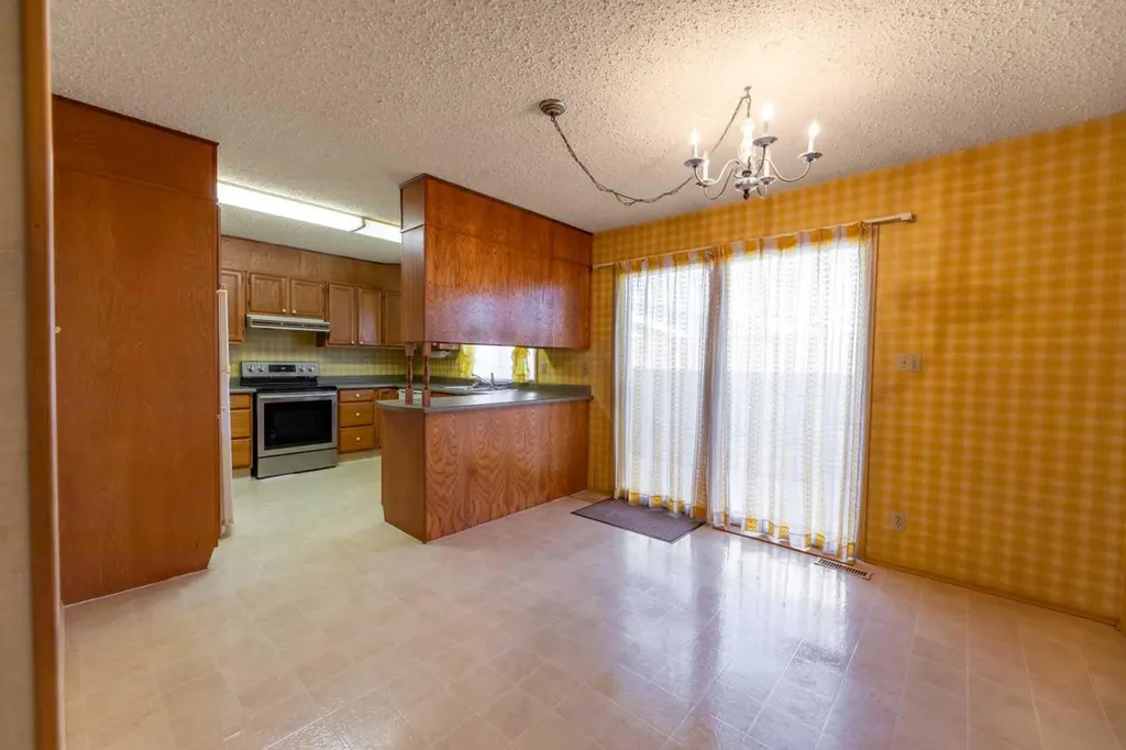 548 Mountain Street Hinton AB T7V 1J5