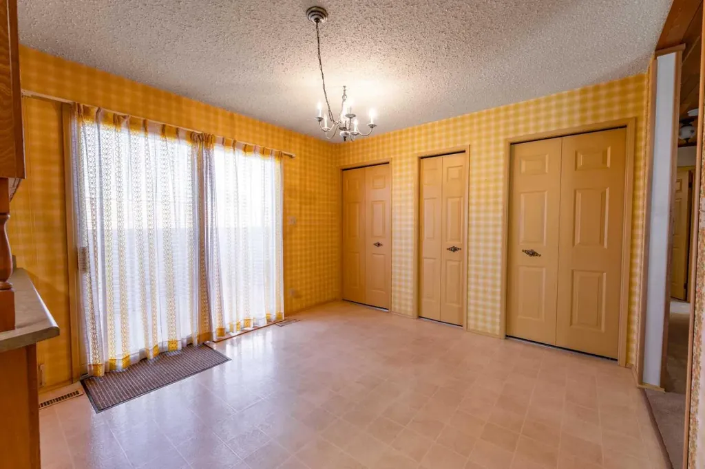 548 Mountain Street Hinton AB T7V 1J5