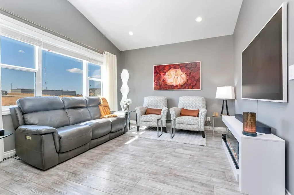 11 Craig Road Sylvan Lake AB T4S 0N7