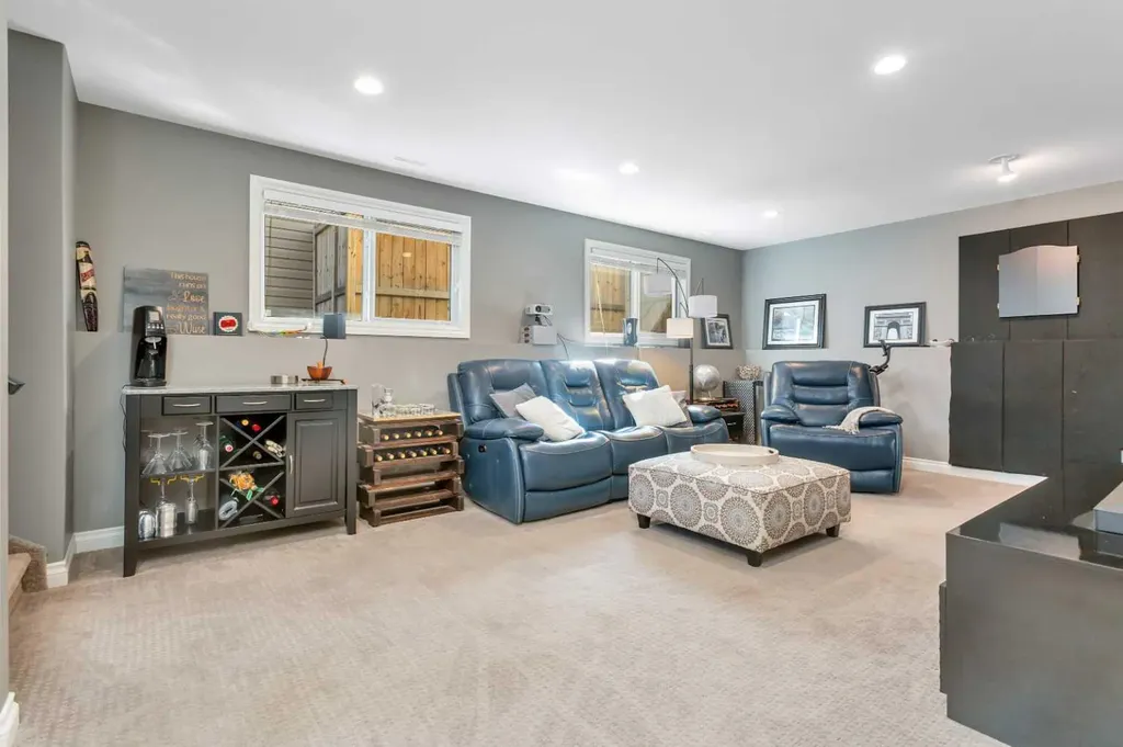 11 Craig Road Sylvan Lake AB T4S 0N7