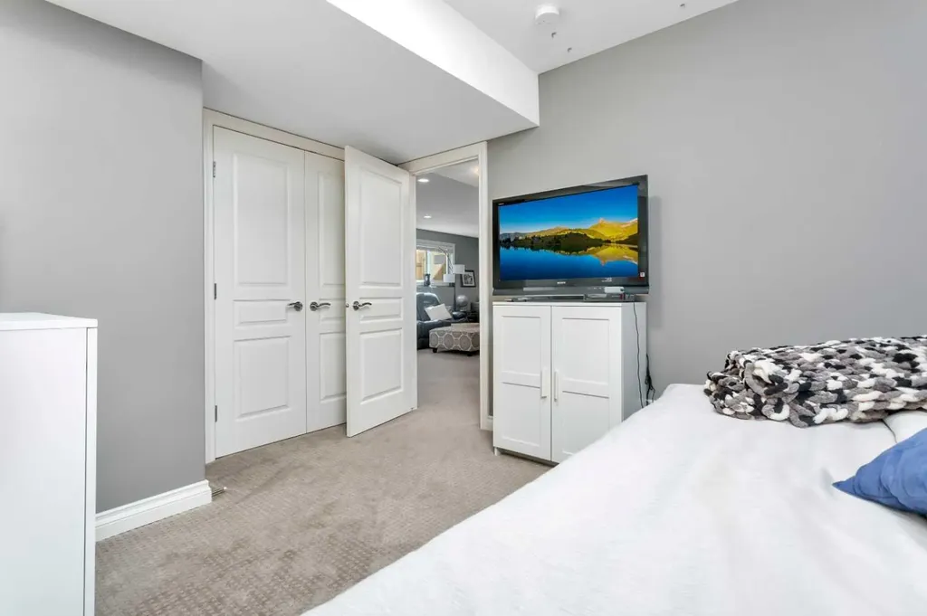 11 Craig Road Sylvan Lake AB T4S 0N7