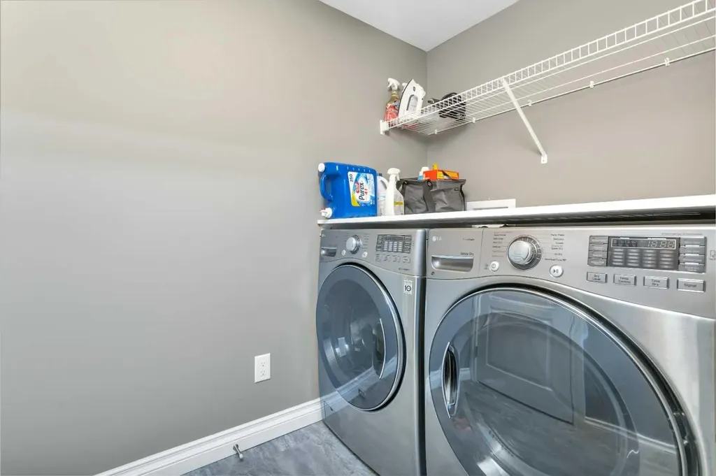 11 Craig Road Sylvan Lake AB T4S 0N7