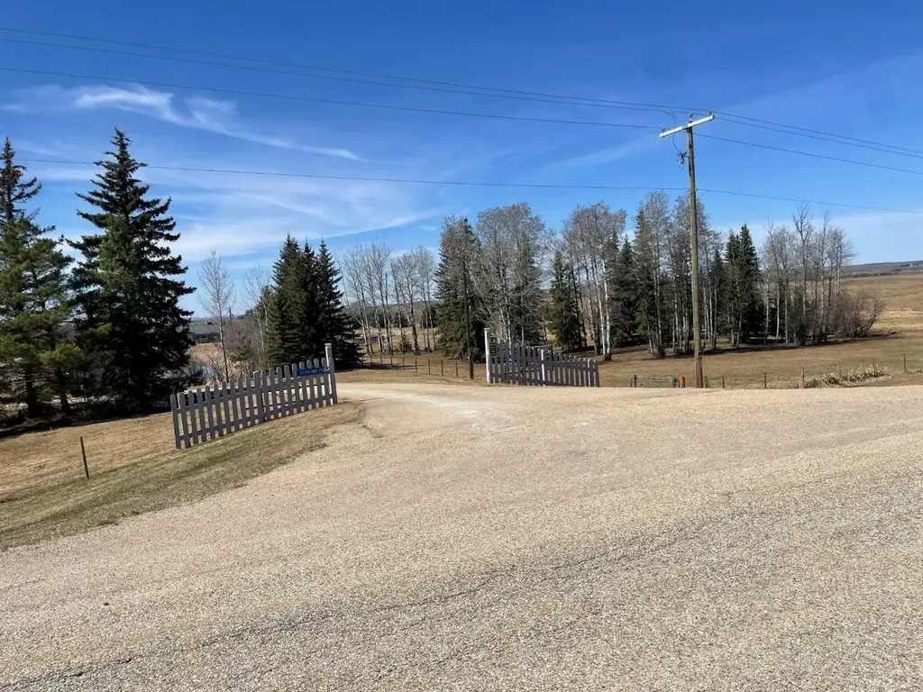 57314 Highway 757 Rural Lac Ste. Anne County AB T0E 2C0