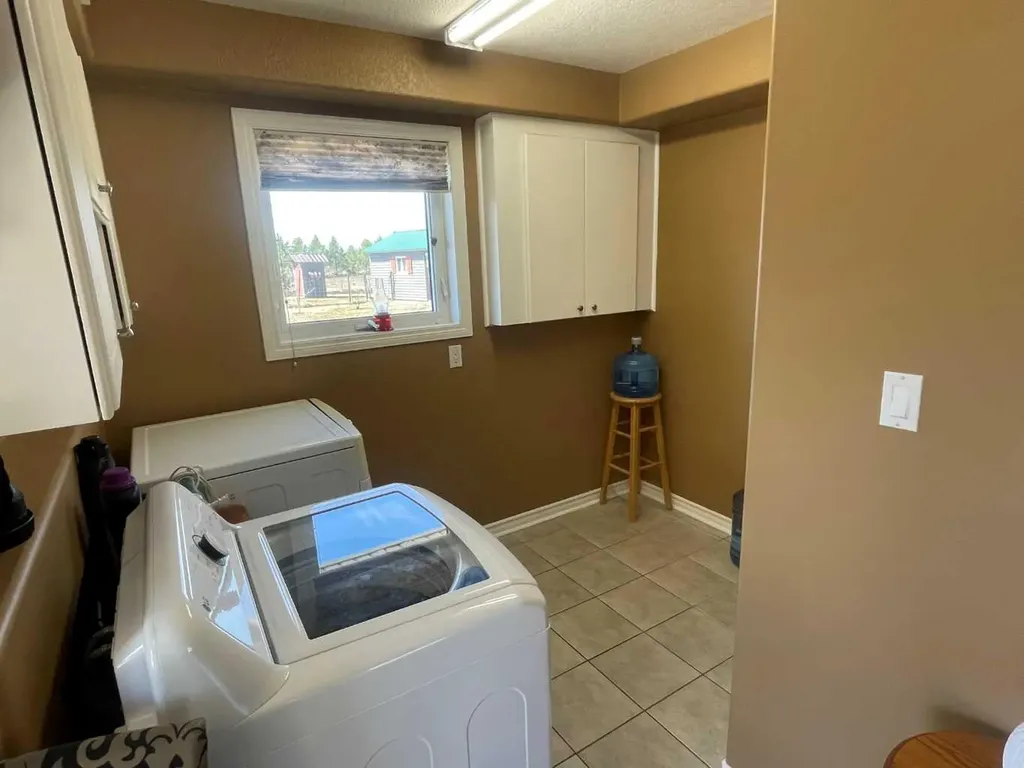 57314 Highway 757 Rural Lac Ste. Anne County AB T0E 2C0