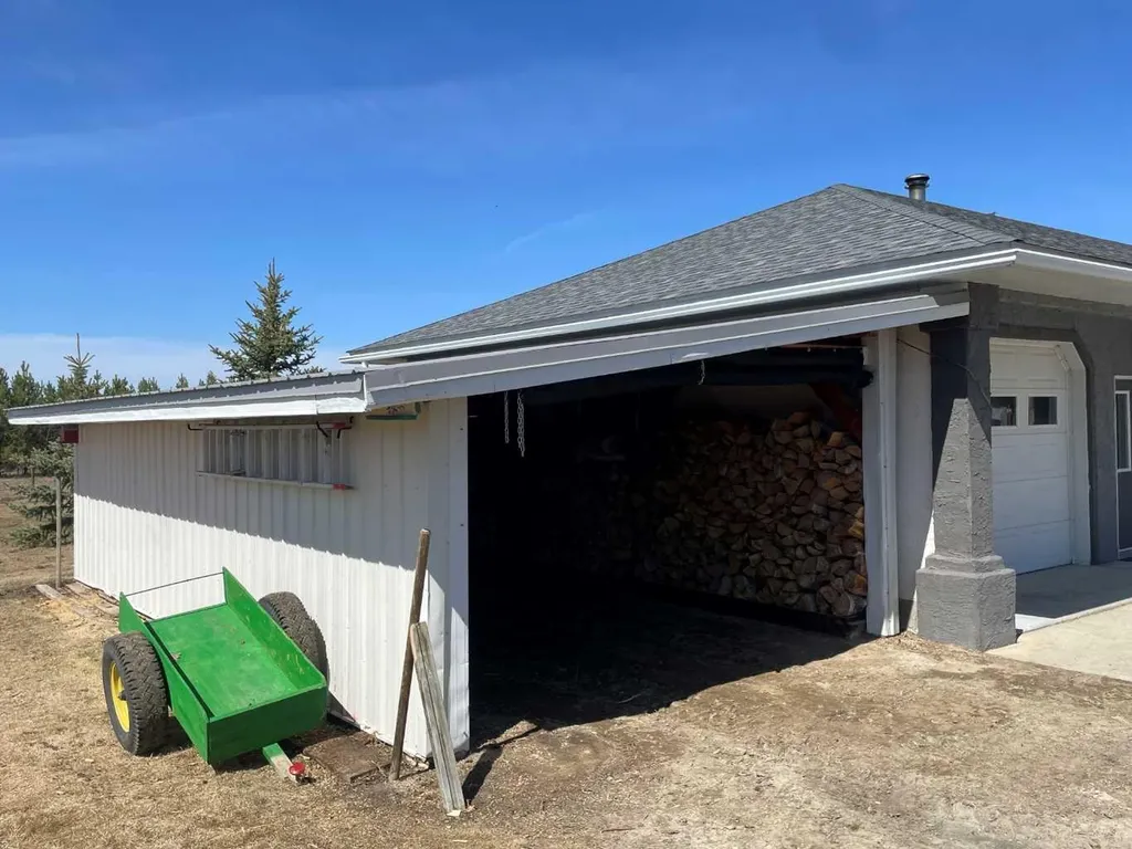 57314 Highway 757 Rural Lac Ste. Anne County AB T0E 2C0