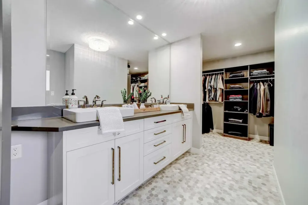 39 N 1 Street E Magrath AB T0K 1J0