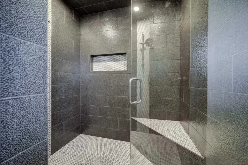39 N 1 Street E Magrath AB T0K 1J0