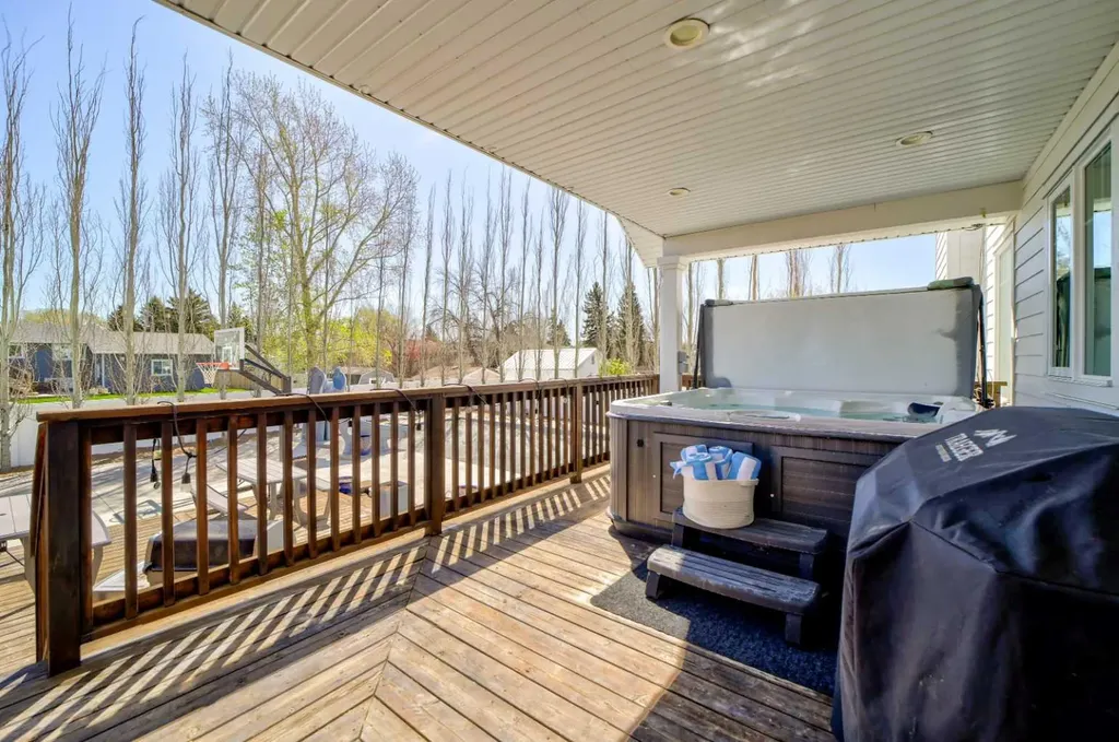 39 N 1 Street E Magrath AB T0K 1J0