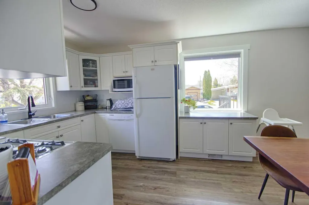 1804 22 Avenue Coaldale AB T1M 1G2