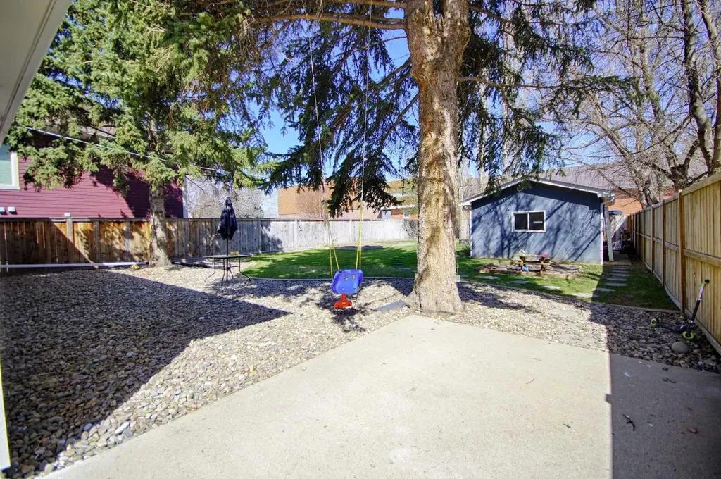 1804 22 Avenue Coaldale AB T1M 1G2