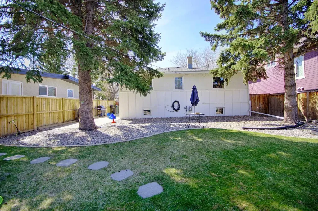 1804 22 Avenue Coaldale AB T1M 1G2