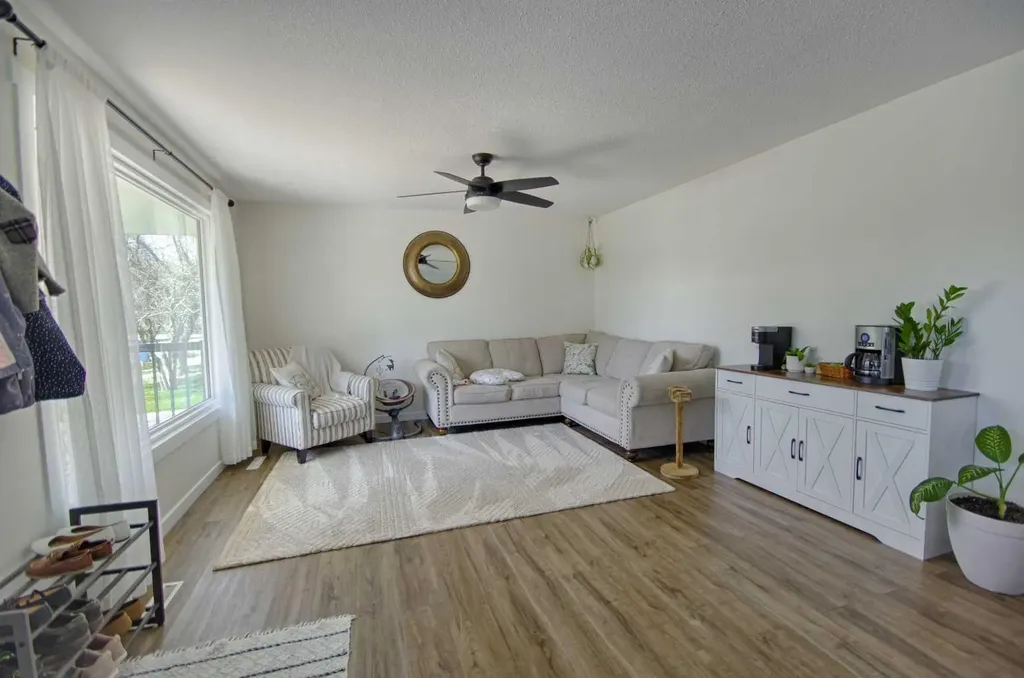 1804 22 Avenue Coaldale AB T1M 1G2