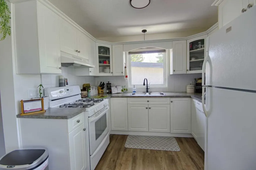 1804 22 Avenue Coaldale AB T1M 1G2