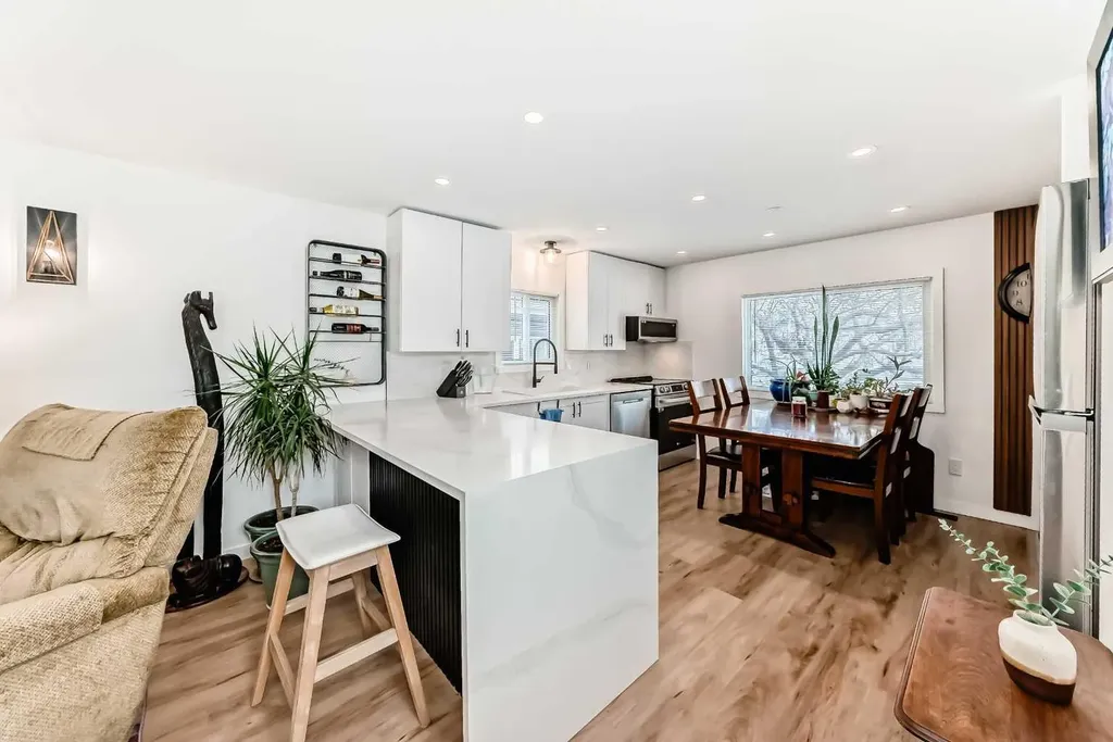 99 Arbour Lake Road NW Calgary AB T3G 4E4