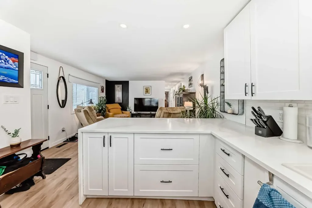 99 Arbour Lake Road NW Calgary AB T3G 4E4