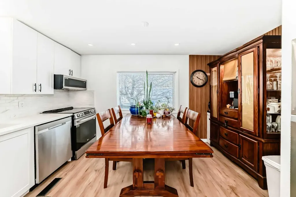 99 Arbour Lake Road NW Calgary AB T3G 4E4