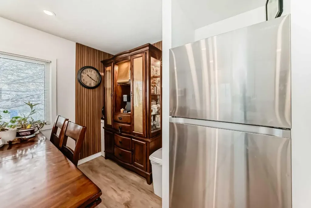 99 Arbour Lake Road NW Calgary AB T3G 4E4