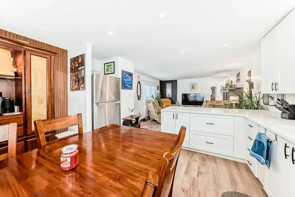 99 Arbour Lake Road NW Calgary AB T3G 4E4