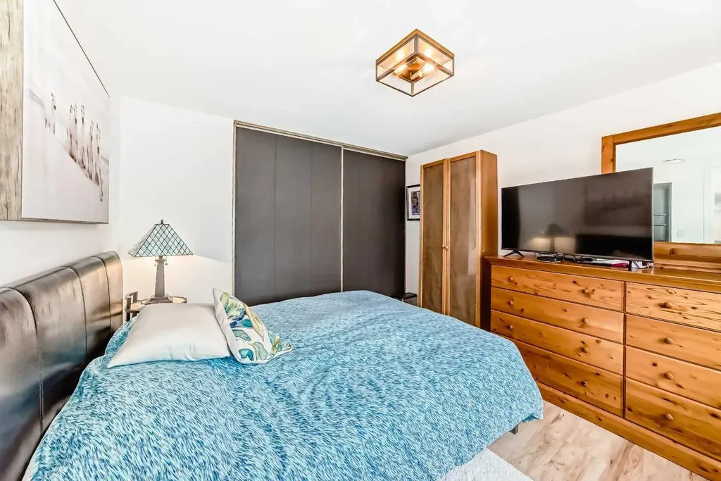 99 Arbour Lake Road NW Calgary AB T3G 4E4