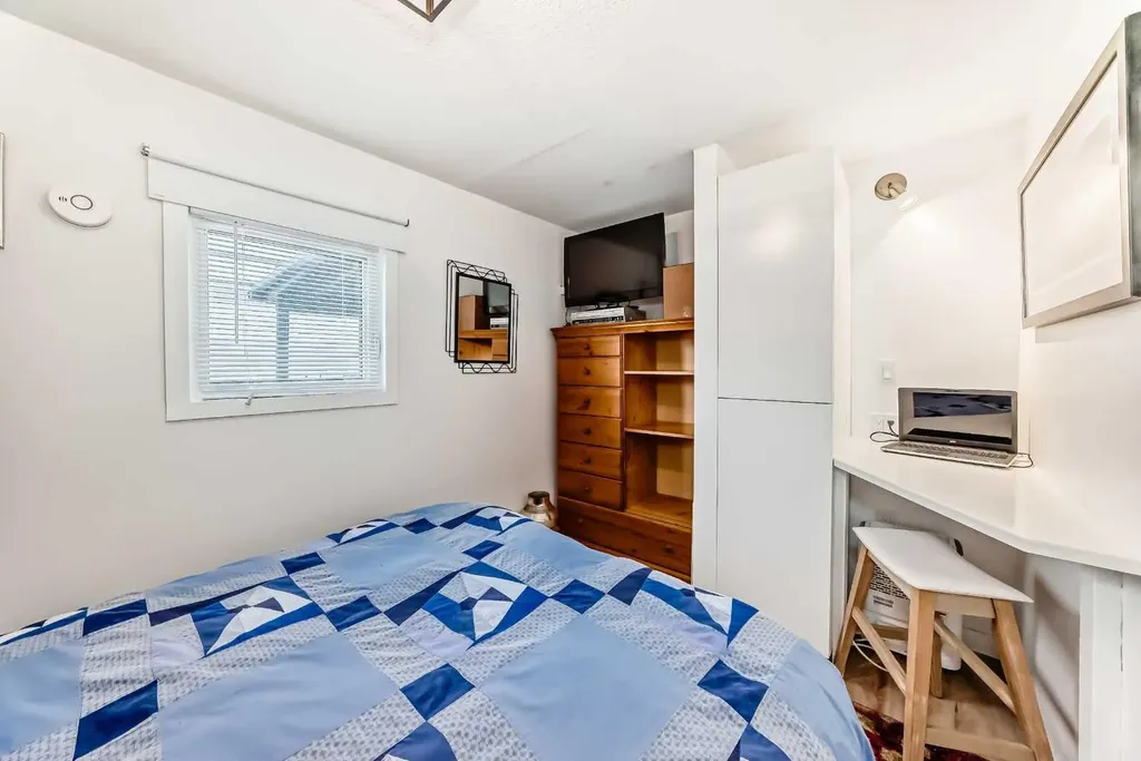 99 Arbour Lake Road NW Calgary AB T3G 4E4