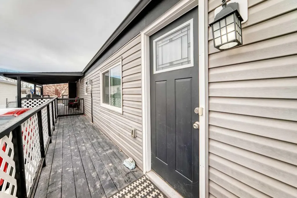 99 Arbour Lake Road NW Calgary AB T3G 4E4