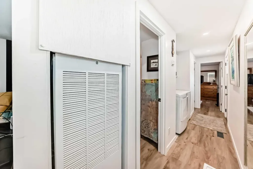 99 Arbour Lake Road NW Calgary AB T3G 4E4