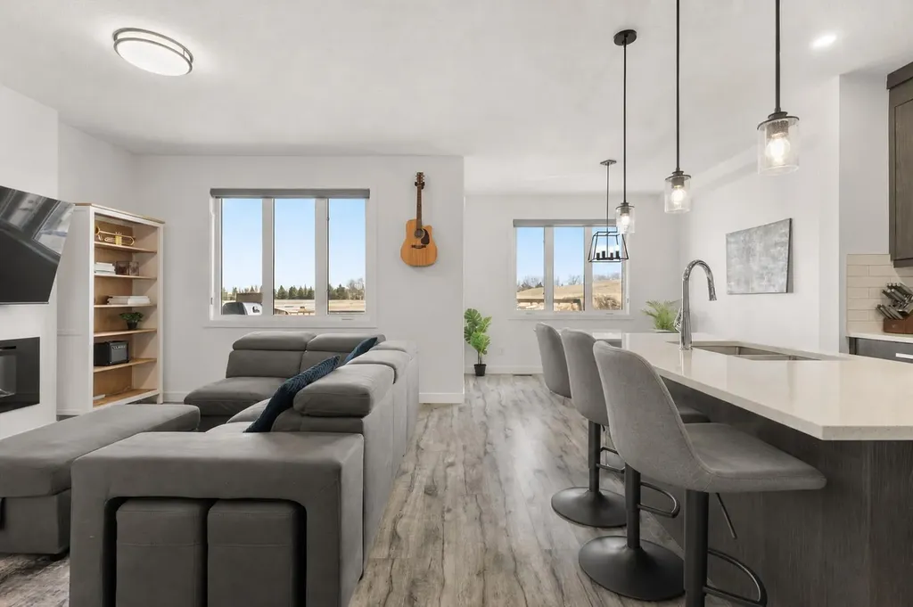 1041 Iron Landing Way Crossfield AB T0M0S0