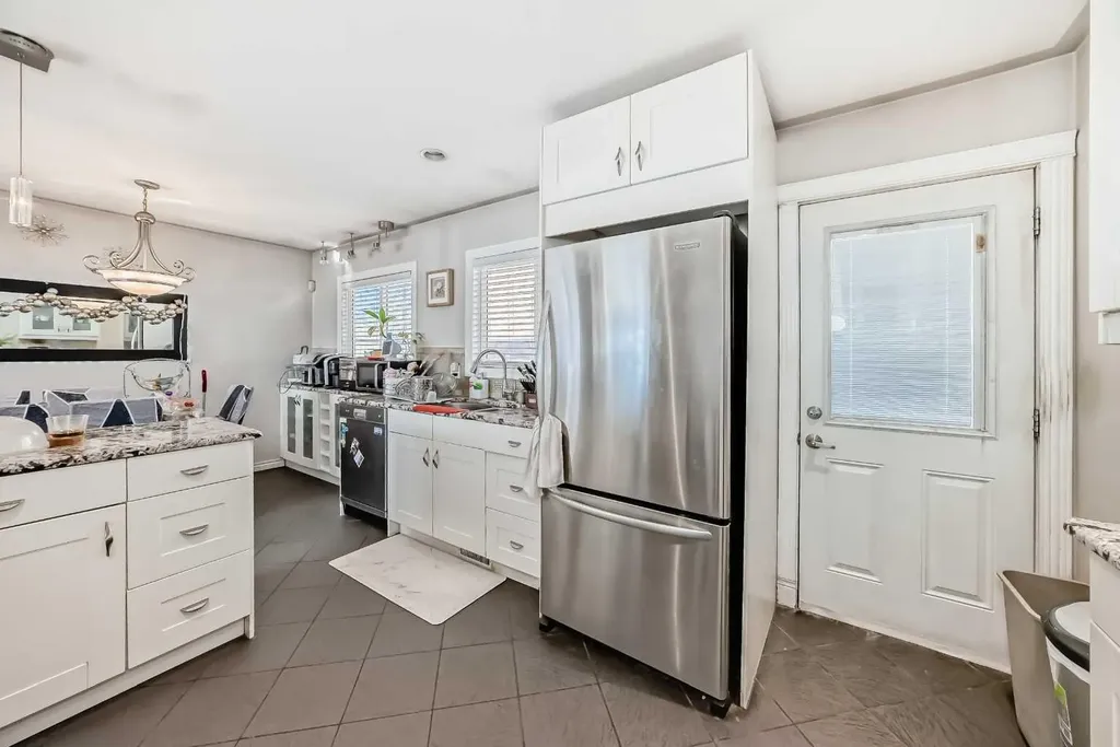 8222 Fairmount Drive SE Calgary AB T2H0Y3
