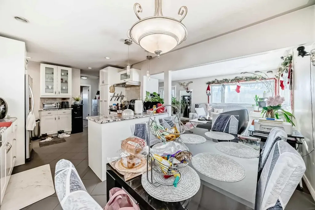 8222 Fairmount Drive SE Calgary AB T2H0Y3