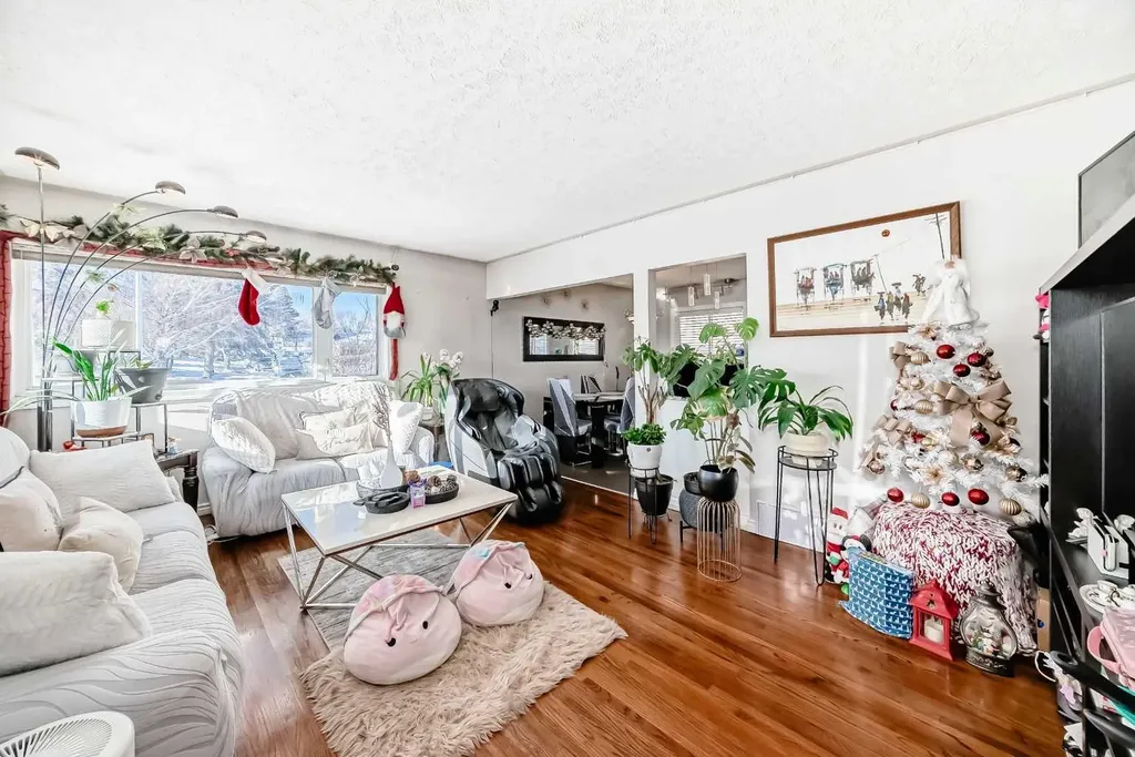 8222 Fairmount Drive SE Calgary AB T2H0Y3