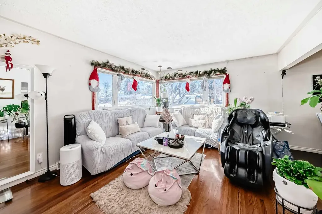 8222 Fairmount Drive SE Calgary AB T2H0Y3
