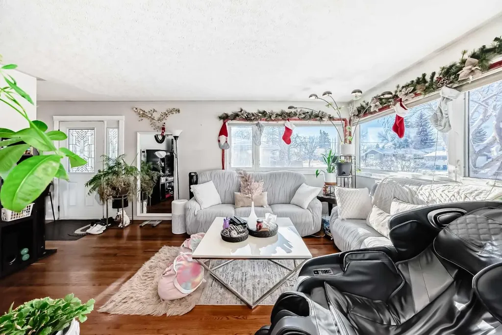 8222 Fairmount Drive SE Calgary AB T2H0Y3