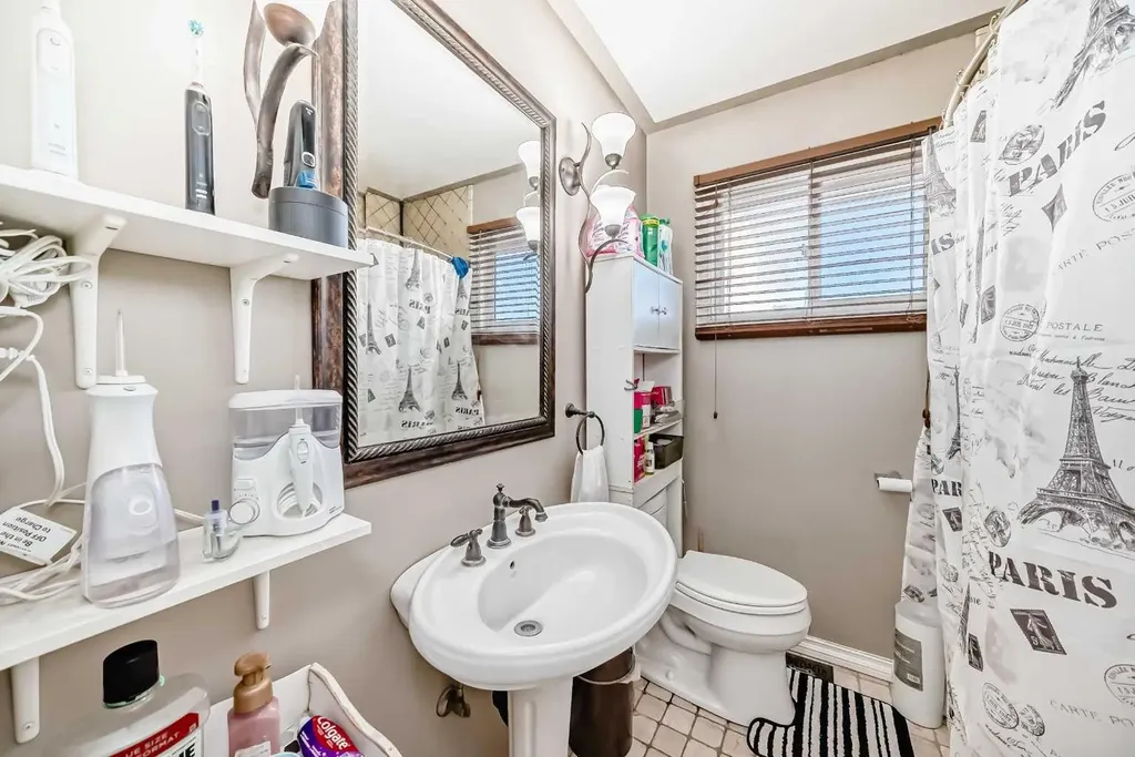 8222 Fairmount Drive SE Calgary AB T2H0Y3