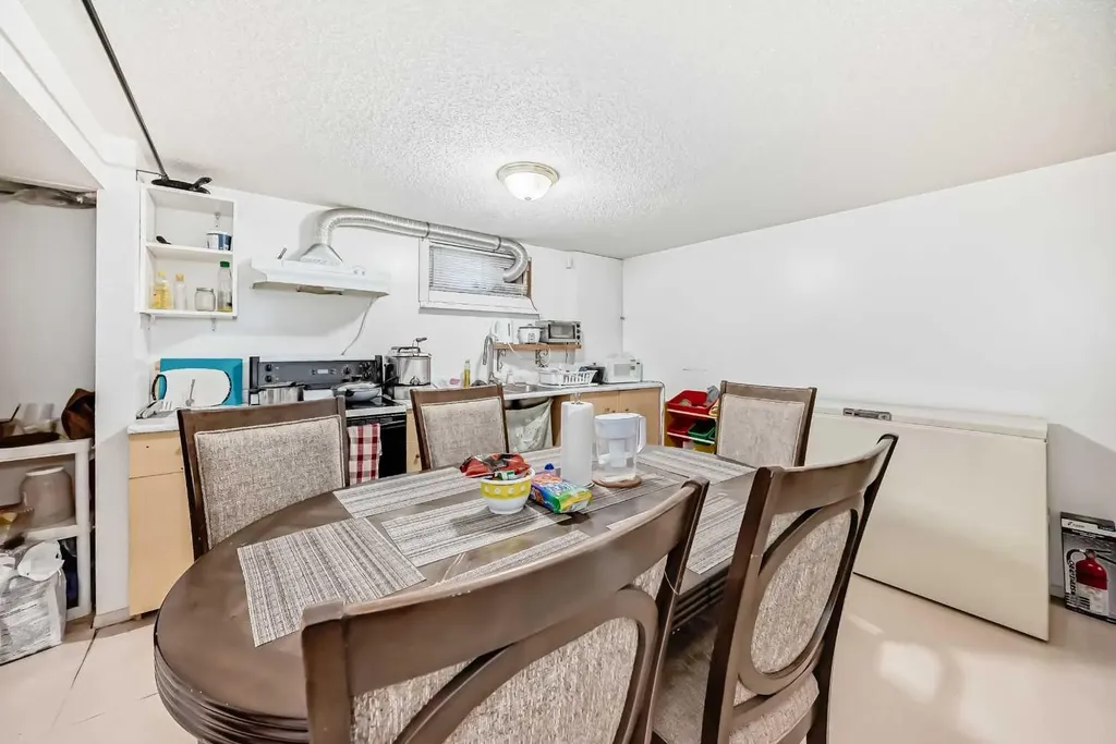 8222 Fairmount Drive SE Calgary AB T2H0Y3