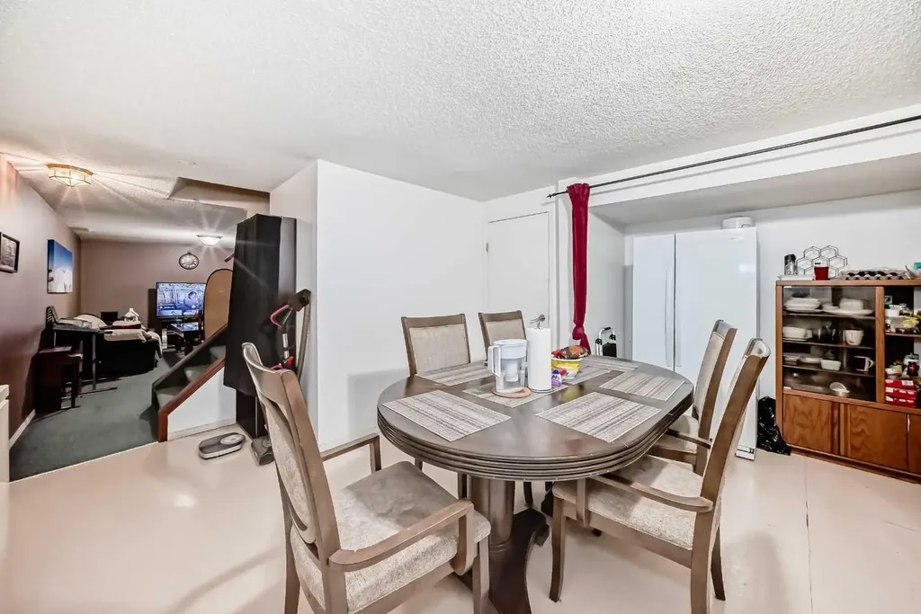 8222 Fairmount Drive SE Calgary AB T2H0Y3