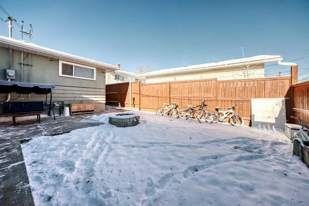 8222 Fairmount Drive SE Calgary AB T2H0Y3