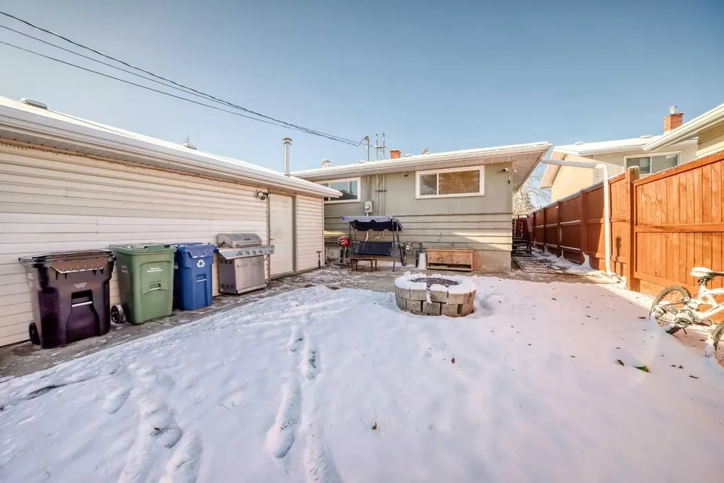 8222 Fairmount Drive SE Calgary AB T2H0Y3