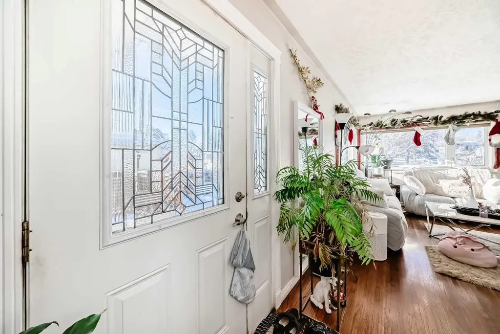8222 Fairmount Drive SE Calgary AB T2H0Y3