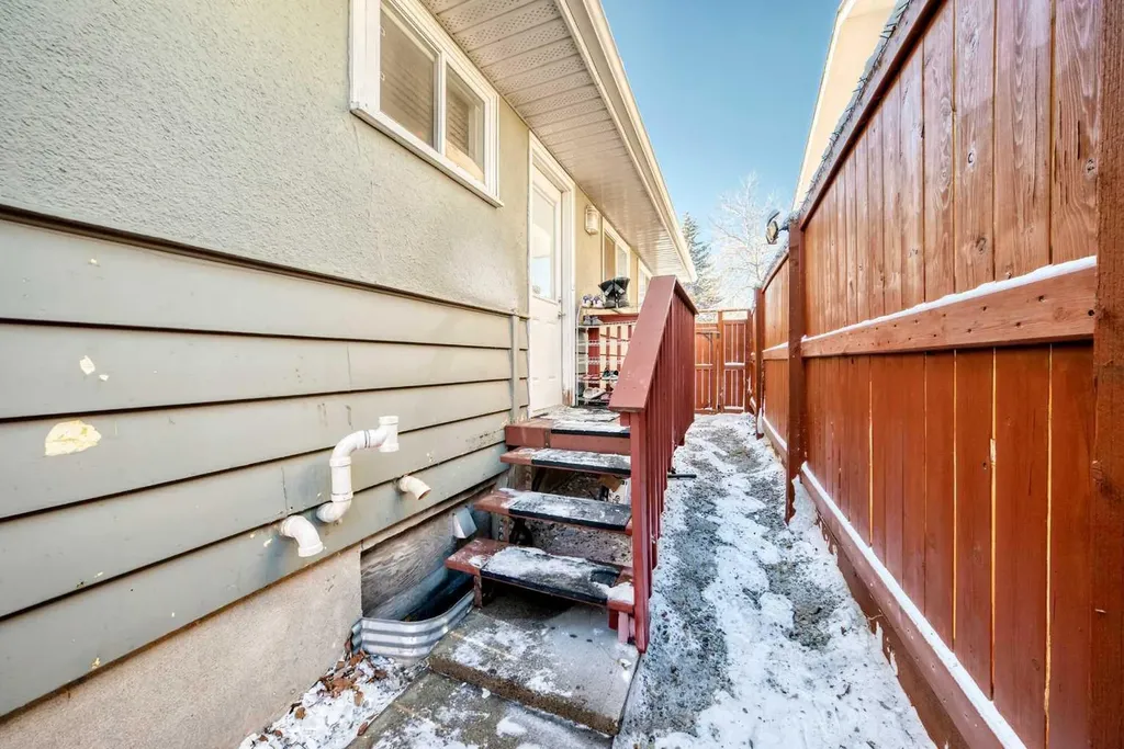 8222 Fairmount Drive SE Calgary AB T2H0Y3