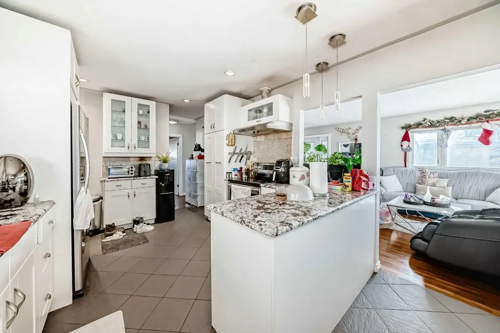8222 Fairmount Drive SE Calgary AB T2H0Y3