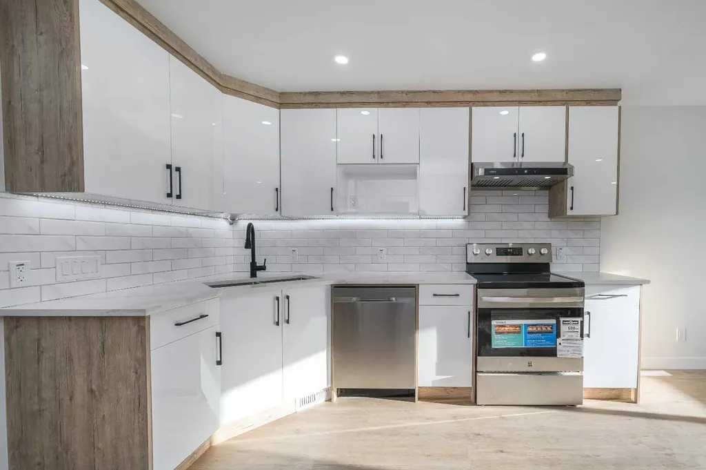 4249 Catalina Boulevard NE Calgary AB T1Y6Y5