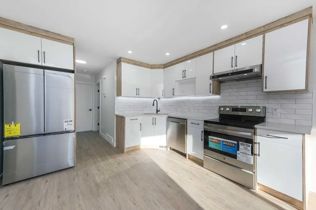 4249 Catalina Boulevard NE Calgary AB T1Y6Y5