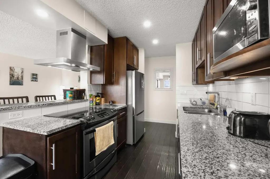 4455D Greenview Drive NE Calgary AB T2E 6M1