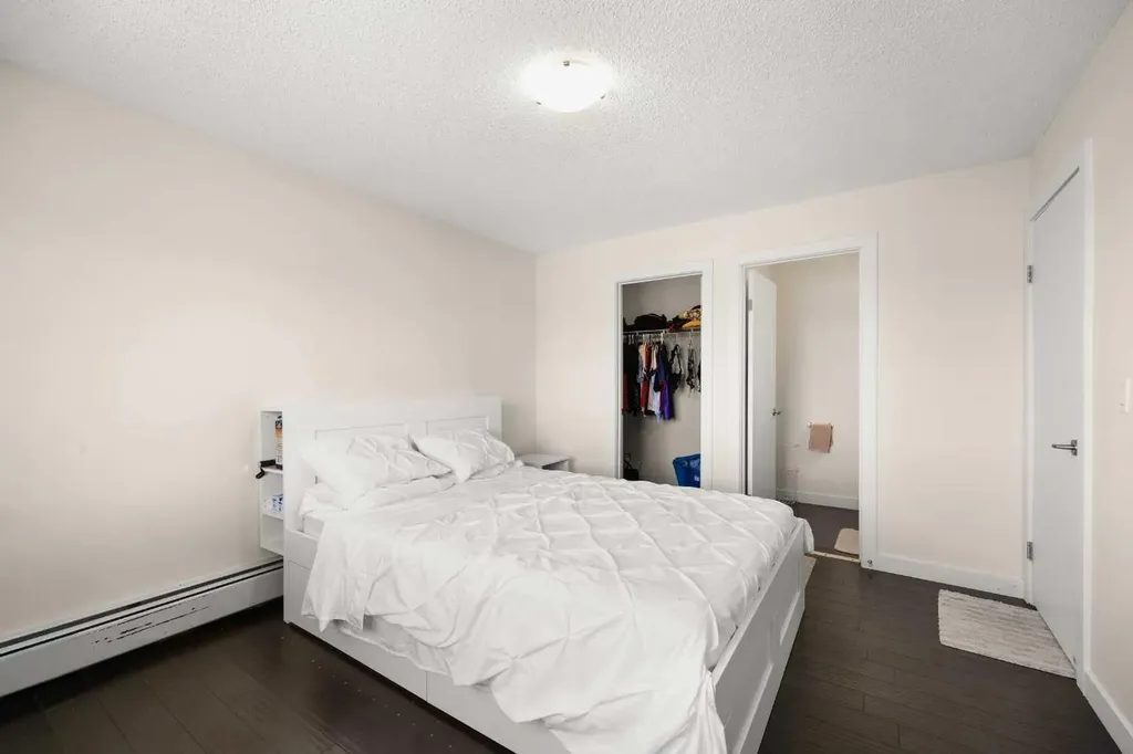 4455D Greenview Drive NE Calgary AB T2E 6M1