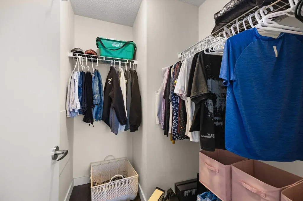 4455D Greenview Drive NE Calgary AB T2E 6M1