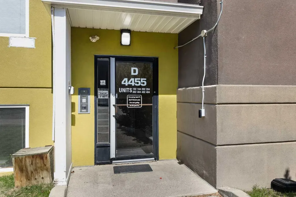 4455D Greenview Drive NE Calgary AB T2E 6M1